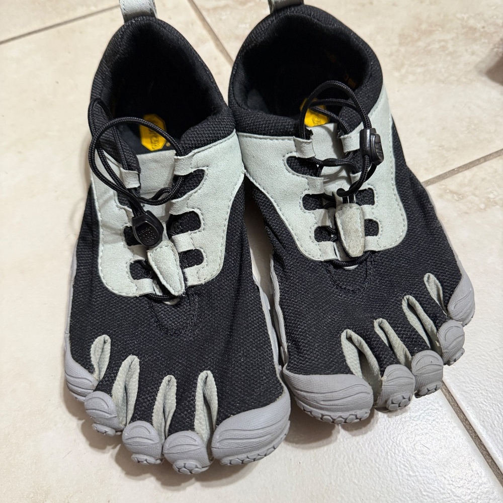 Vibram Five Fingers V-Run Retro  Women's black Gray Barefoot Shoes 37